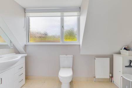 4 bedroom Detached house for sale in Oakhill Drive, Welwyn, AL6