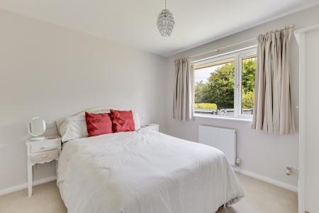 4 bedroom Detached house for sale in Oakhill Drive, Welwyn, AL6