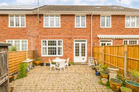 3 bedroom Terraced House for sale in Prae Close, St Albans, AL3