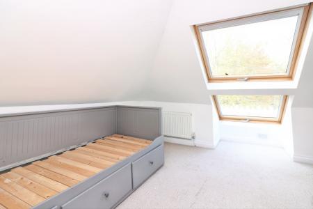 4 bedroom Bungalow for sale in Raffin Close, Datchworth, SG3