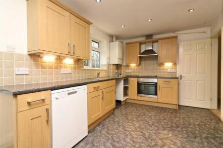 4 bedroom Bungalow for sale in Raffin Close, Datchworth, SG3