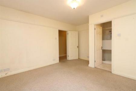 4 bedroom Bungalow for sale in Raffin Close, Datchworth, SG3