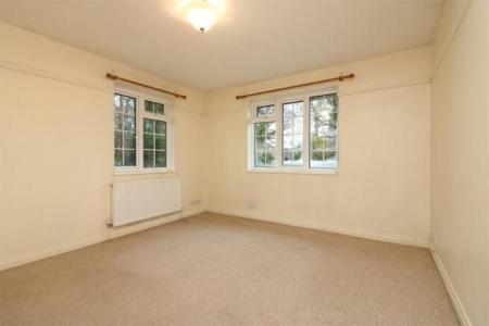 4 bedroom Bungalow for sale in Raffin Close, Datchworth, SG3