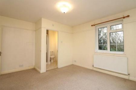 4 bedroom Bungalow for sale in Raffin Close, Datchworth, SG3