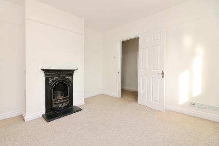 4 bedroom Bungalow for sale in Raffin Close, Datchworth, SG3