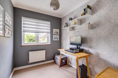 4 bedroom Link detached house for sale in Stirling Way, Welwyn Garden City, AL7