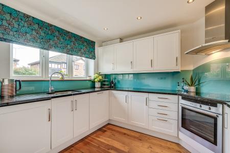 4 bedroom Link detached house for sale in Stirling Way, Welwyn Garden City, AL7