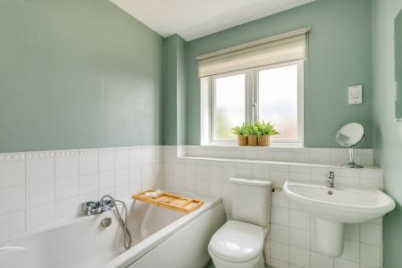 4 bedroom Link detached house for sale in Stirling Way, Welwyn Garden City, AL7