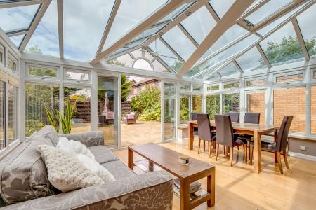 4 bedroom Link detached house for sale in Stirling Way, Welwyn Garden City, AL7