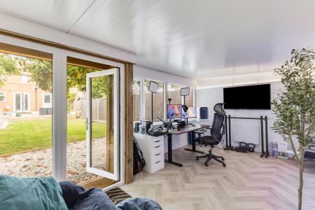 3 bedroom Terraced House for sale in The Crescent, Welwyn, AL6