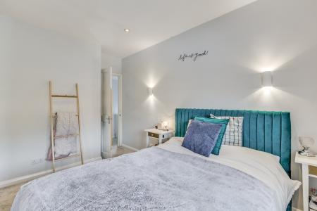 3 bedroom Terraced House for sale in The Crescent, Welwyn, AL6