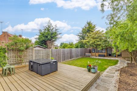 3 bedroom Terraced House for sale in The Crescent, Welwyn, AL6