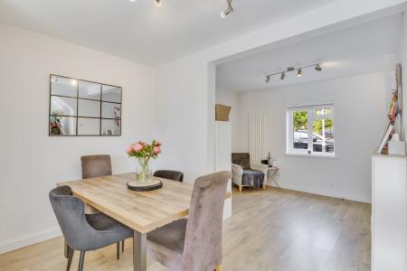 3 bedroom Terraced House for sale in The Crescent, Welwyn, AL6