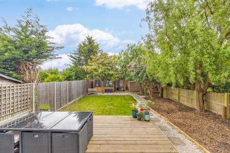 3 bedroom Terraced House for sale in The Crescent, Welwyn, AL6