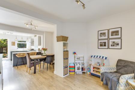 3 bedroom Terraced House for sale in The Crescent, Welwyn, AL6