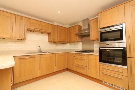3 bedroom Apartment for sale in Wendover Lodge, Welwyn, Herts, AL6