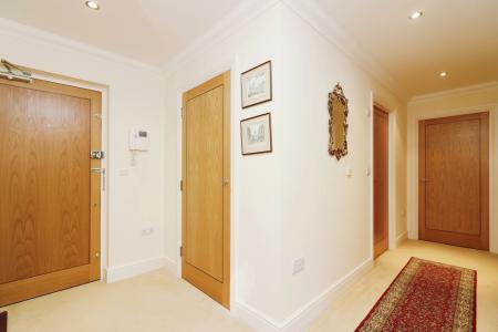 3 bedroom Apartment for sale in Wendover Lodge, Welwyn, Herts, AL6