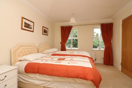 3 bedroom Apartment for sale in Wendover Lodge, Welwyn, Herts, AL6