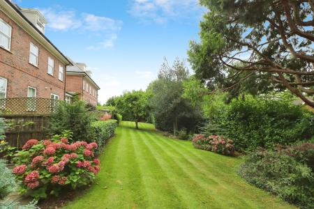 3 bedroom Apartment for sale in Wendover Lodge, Welwyn, Herts, AL6