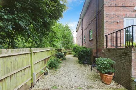 3 bedroom Apartment for sale in Wendover Lodge, Welwyn, Herts, AL6