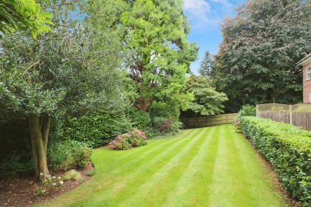 3 bedroom Apartment for sale in Wendover Lodge, Welwyn, Herts, AL6