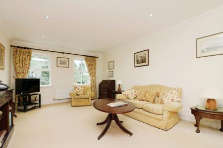 3 bedroom Apartment for sale in Wendover Lodge, Welwyn, Herts, AL6