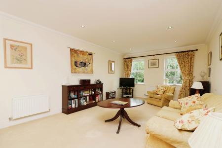 3 bedroom Apartment for sale in Wendover Lodge, Welwyn, Herts, AL6