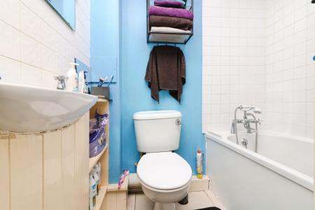 1 bedroom Studio flat for sale in Walsingham Close, Hatfield, AL10
