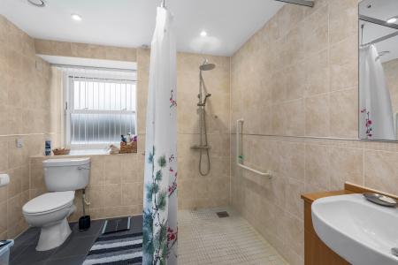 2 bedroom Flat for sale in Peel Court, Welwyn Garden City, AL8