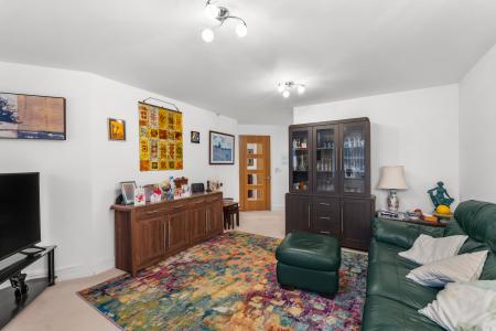 2 bedroom Flat for sale in Peel Court, Welwyn Garden City, AL8