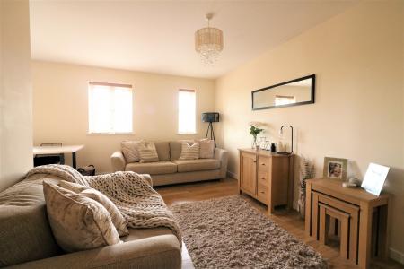 2 bedroom Flat for sale in Mendip Way, Great Ashby, Stevenage, SG1
