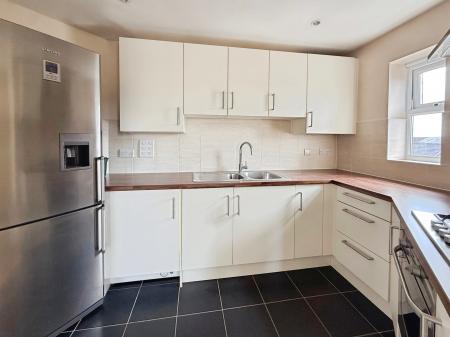 2 bedroom Flat for sale in Mendip Way, Great Ashby, Stevenage, SG1