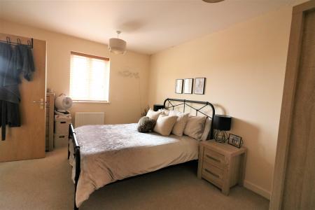 2 bedroom Flat for sale in Mendip Way, Great Ashby, Stevenage, SG1