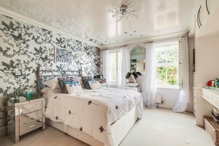 2 bedroom Flat for sale in Wendover Lodge, Welwyn, AL6