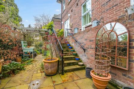 2 bedroom Flat for sale in Wendover Lodge, Welwyn, AL6