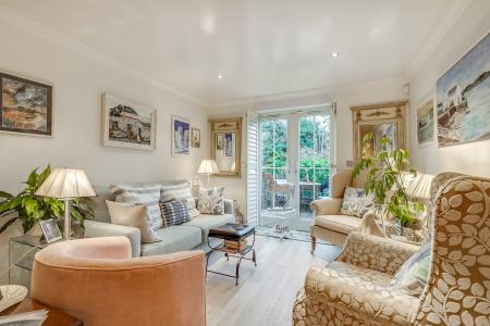 2 bedroom Flat for sale in Wendover Lodge, Welwyn, AL6