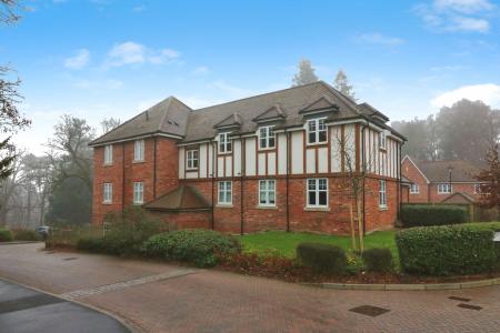 2 bedroom Flat for sale in Henwyk Lodge, Welwyn, AL6