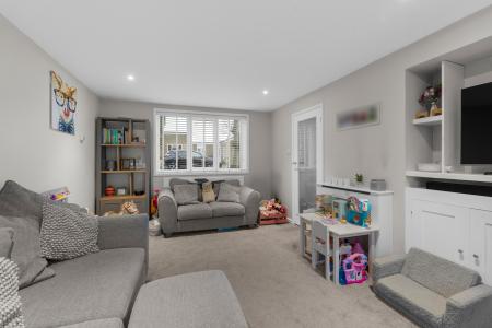 3 bedroom Terraced House for sale in Tudor Road, Welwyn, AL6