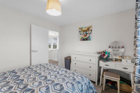 3 bedroom Terraced House for sale in Tudor Road, Welwyn, AL6