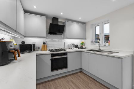 3 bedroom Terraced House for sale in Tudor Road, Welwyn, AL6