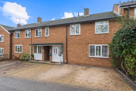 3 bedroom Terraced House for sale in Tudor Road, Welwyn, AL6