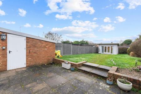 3 bedroom Terraced House for sale in Tudor Road, Welwyn, AL6