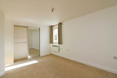 2 bedroom Flat to let in Stevenage Road, Hitchin, SG4