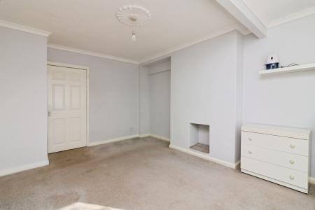 4 bedroom Terraced House to let in Cecil Crescent, Hatfield, AL10