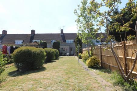 4 bedroom Terraced House to let in Cecil Crescent, Hatfield, AL10