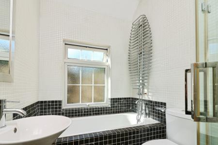 2 bedroom Semi-detached house to let in Pondcroft Road, Knebworth, SG3