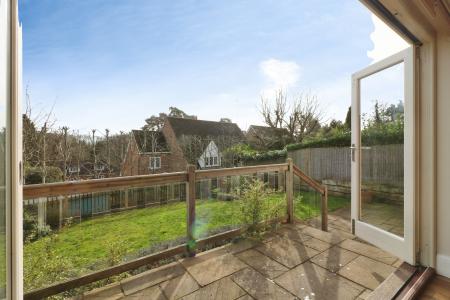 3 bedroom Detached house to let in Church Street, Welwyn, AL6