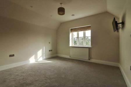 3 bedroom Detached house to let in Church Street, Welwyn, AL6