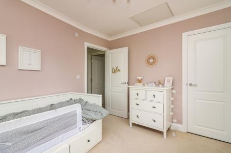 4 bedroom End of terrace house for sale in Mortimer Crescent, King's Park