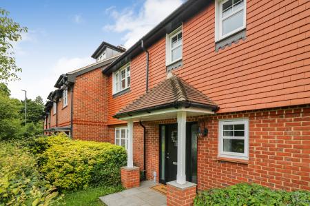 4 bedroom End of terrace house for sale in Mortimer Crescent, King's Park